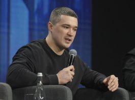 Ucraina, prosegue rimpasto di governo: Zelensky rimuove Fedorov e lui elenca i suoi risultati