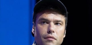 Fedez in pronto soccorso a Milano, rapper arrivato in ambulanza