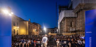 Festivaletteratura, tutto pronto: piazza Alberti gremita per la presentazione del libretto del trentennale