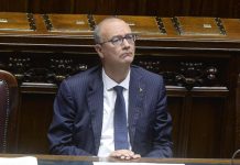 Valditara su striscione Cesena: “‘Italia agli italiani’ è affermazione condivisibile”