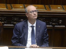 Valditara su striscione Cesena: “‘Italia agli italiani’ è affermazione condivisibile”