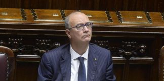 Valditara su striscione Cesena: “‘Italia agli italiani’ è affermazione condivisibile”