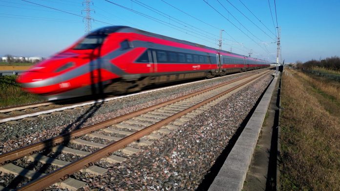 ftg_ipa57981105_treno_alta_velocita
