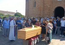 Pieve di Coriano, le sue canzoni, la sua gente: l’ultimo palco di Roberto Guaiumi