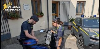 Sequestrati in tutta Italia migliaia di scooter illegali: venivano venduti come bici elettriche