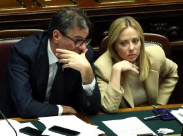 Caro carburanti, vertice Meloni-Giorgetti: ipotesi accise mobili