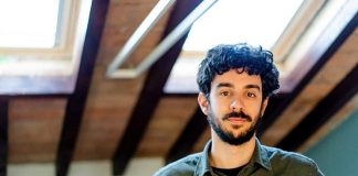 Il fumettista mantovano Giovanni Scarduelli sul palco con Caparezza: realizzerà un’opera live per Emergency