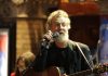 Addio a Glen Hansard, il cantautore premio Oscar morto in un incidente in moto