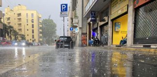 Inizia il maltempo estremo con temporali e grandine: come cambia il meteo