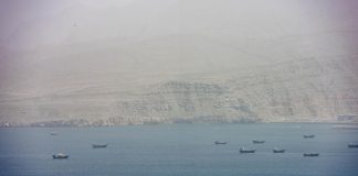 Iran ribadisce: “Libero transito a Hormuz per soli 60 giorni”. Svelato piano con Oman per pedaggio nello Stretto
