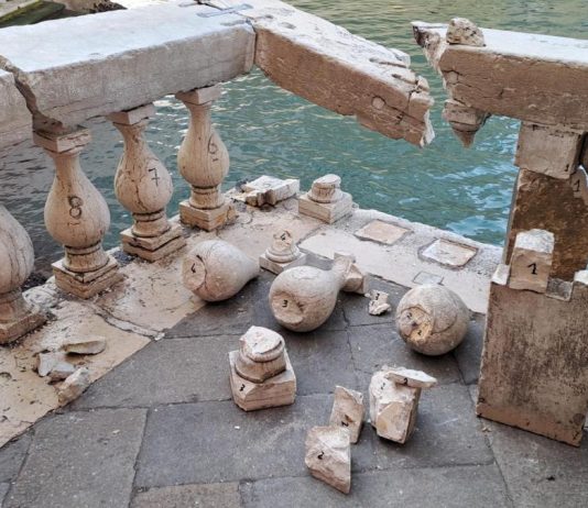 Venezia, via al restauro finale balaustra Ponte di Rialto: fu danneggiata da barcone rubato