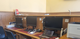 Alla Camera prende fuoco il notebook di un giornalista, fumo in sala stampa e vigili del fuoco in azione