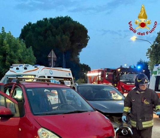 Bagnolo, scontro tra auto, cinque coinvolti tra cui due bimbi di 4 e 9 anni