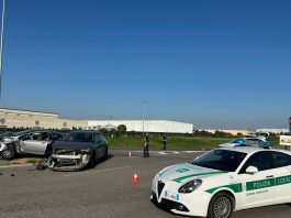 Scontro tra due auto sull’Ostigliese a Valdaro: anziano ferito trasportato al Poma