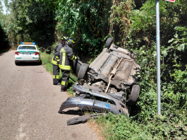 San Cassiano, provoca incidente e scappa: Polizia Locale a caccia del pirata della strada