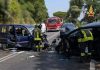 Incidente a Roma, scontro fra due auto in via Appia: un morto e due feriti