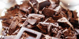Basta annusarlo e in palestra si fa meno fatica, il super potere del cioccolato