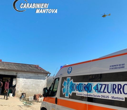 San Benedetto, operaio accusa malore e precipita dal tetto: è in pericolo di vita