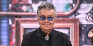 Bobby Solo annulla il concerto a Castiglione del Lago per la “presenza dei chironomidi”. Cosa è successo