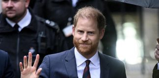 Harry torna a Londra senza Meghan e i figli: la decisione ‘last minute’