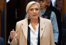 Marine Le Pen alla sbarra il 7 luglio, il futuro presidenziale: “Combatterò per le mie idee”
