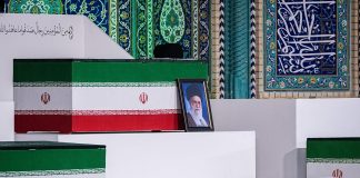 Iran, preghiera funebre per Khamenei: ci sono tre figli ma non Mojtaba
