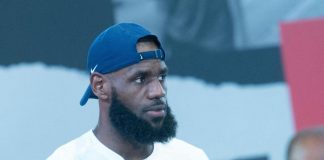 Nba, LeBron James firma con Philadelphia: “E’ l’ultimo viaggio”