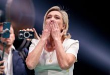 Francia, Le Pen ricorre in Cassazione e si candida alle presidenziali: gli scenari