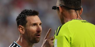 Argentina, Messi litiga con l’arbitro: “Non mancarmi di rispetto”