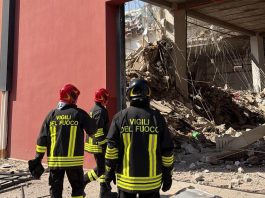 Crollo palazzina Messina, 6 dispersi: ricerche rese difficili da incendio che cova sotto le macerie