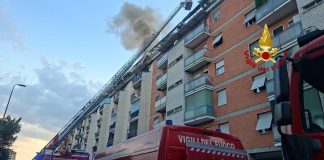 Milano, incendio in appartamento: un morto e diversi intossicati