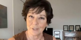 Monica Guerritore, la confessione: “Ho finito oggi la chemio, l’amore è tutto in questi momenti”