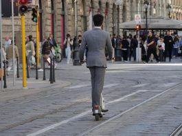 Monopattini elettrici, da giovedì 16 luglio obbligo assicurazione: le nuove regole