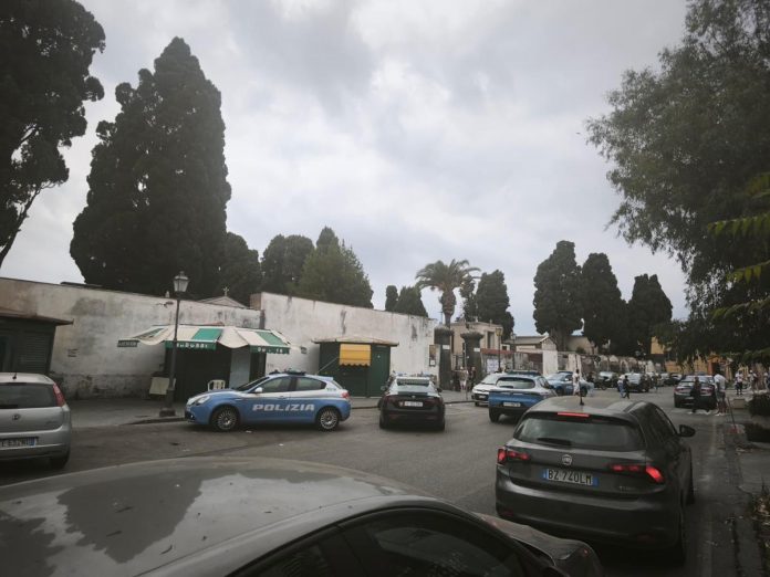 napoli_cimitero_spari