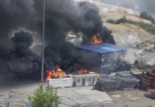 No Tav, assalto al cantiere in Val di Susa: bruciate camionette, chiusa l’A32