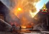 Incendio all’isola ecologica di Novate Milanese, un ferito