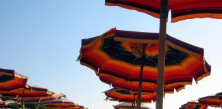 Borsa frigo in spiaggia? Il divieto di introdurre cibo è illegittimo