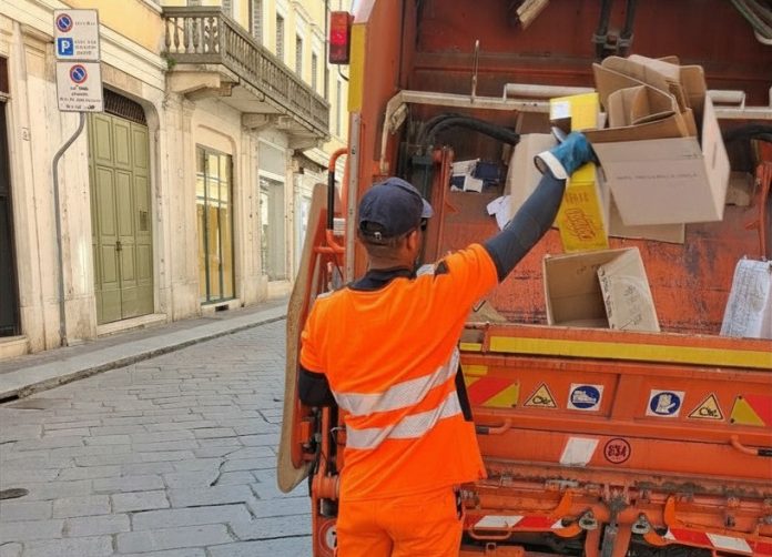 operatore-ecologico-spazzino