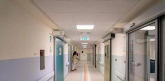 Catanzaro, bimbo di 18 mesi muore in ospedale: altri 4 ricoverati, vanno tutti allo stesso asilo
