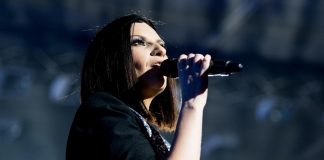 Mondiali, Laura Pausini, Robbie Williams e Tom Cruise protagonisti della cerimonia di chiusura