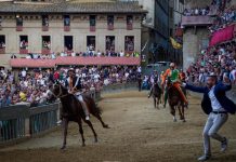 Palio di Siena oggi, orario e dove vederlo (in diretta): contrade, cavalli e fantini