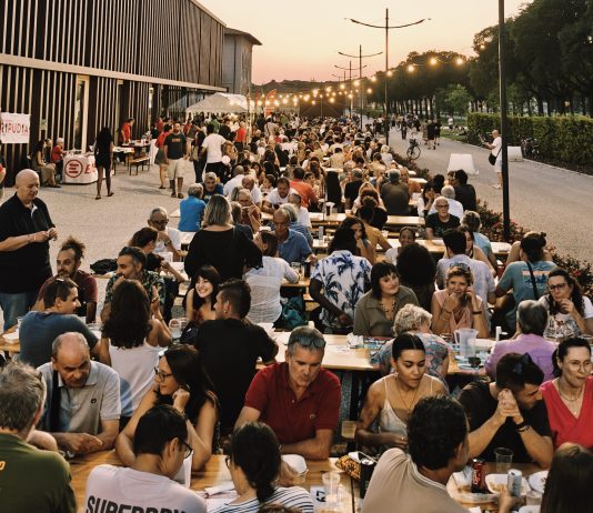 Mantova, successo per la pastasciutta antifascista: mille partecipanti e 80kg di pasta offerti