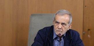 Iran, è scontro ai vertici del potere: i falchi accusano Pezeshkian e i negoziatori di ‘colpo di Stato’