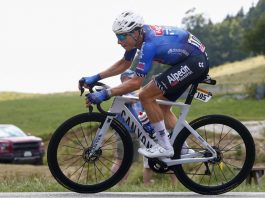 Tour de France, Philipsen vince la 17/a tappa a Pogacar sempre in maglia gialla
