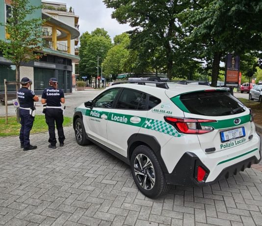 Evaso dai domiciliari, molestava i clienti dei negozi in piazzale Gramsci: arrestato
