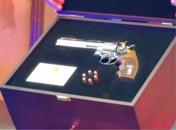 pistola_erdogan_nato