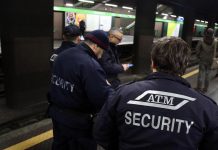 “Cosa guardi? Sono uomo e musulmano”, sfregia una ragazza in metro a Milano