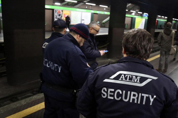 polizia_ferma_banda_di_baby_gang_che_in_diverse_occasioni_ha_danneggiato_gravemente_i_vagoni_e_le_stazioni_metropolitane
