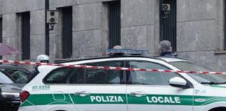 Milano, ciclista travolta e uccisa: camionista denunciato per omicidio stradale