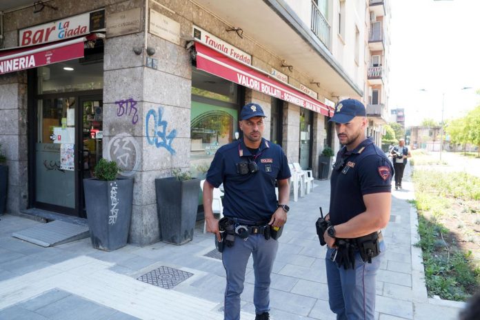 polizia_milano_aggressione_ipa